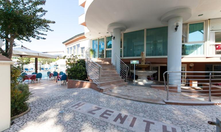 hotelzenith.unionhotels it offerta-settembre-per-coppie-a-pinarella-di-cervia-idromassaggio-uso-esclusivo 017