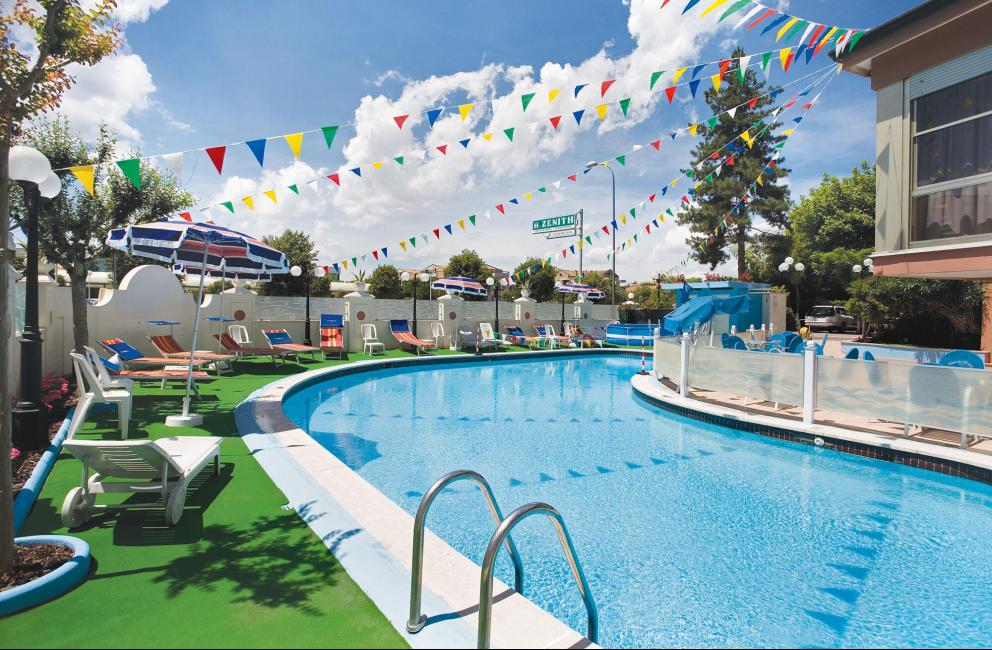 hotelzenith.unionhotels it offerta-agosto-in-hotel-3-stelle-al-mare-con-piscina-a-pinarella-di-cervia 006