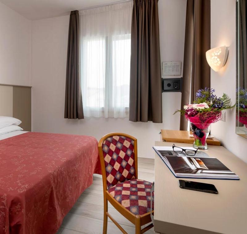hotelzenith.unionhotels fr hotel-chambres-pinarella-cervia 013