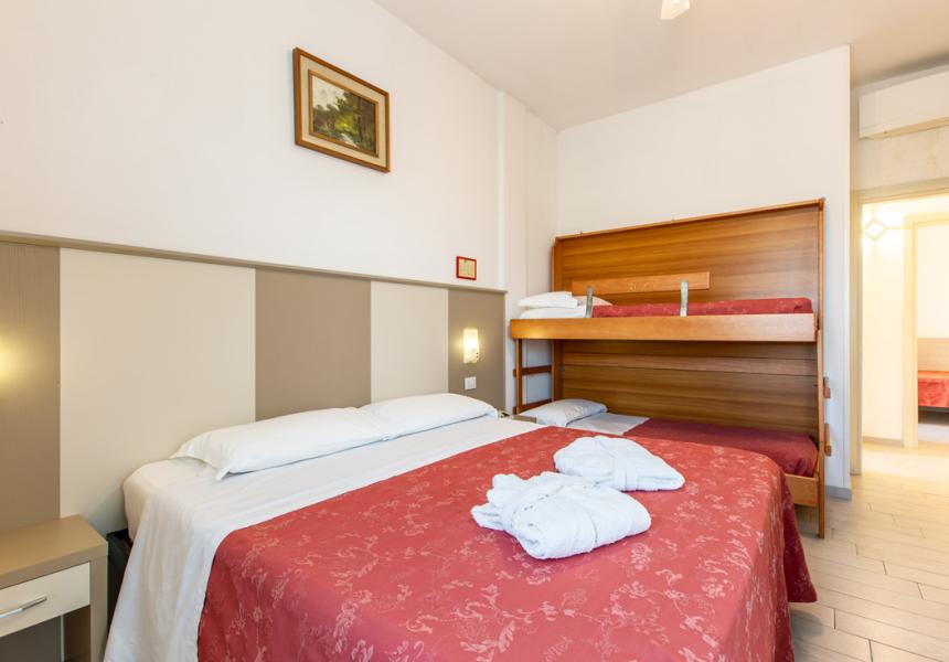 hotelzenith.unionhotels en pinarella-cervia-hotel-rooms 029