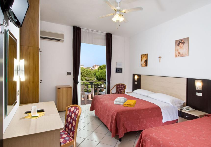 hotelzenith.unionhotels en pinarella-cervia-hotel-rooms 023