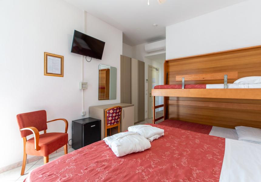 hotelzenith.unionhotels en pinarella-cervia-hotel-rooms 027